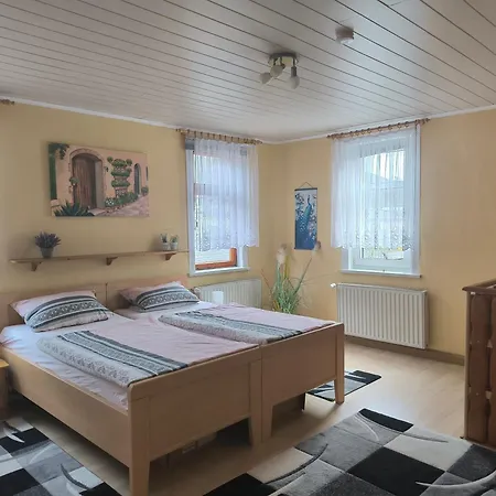 Ferienwohnung Neubert Leutenberg Exterior photo